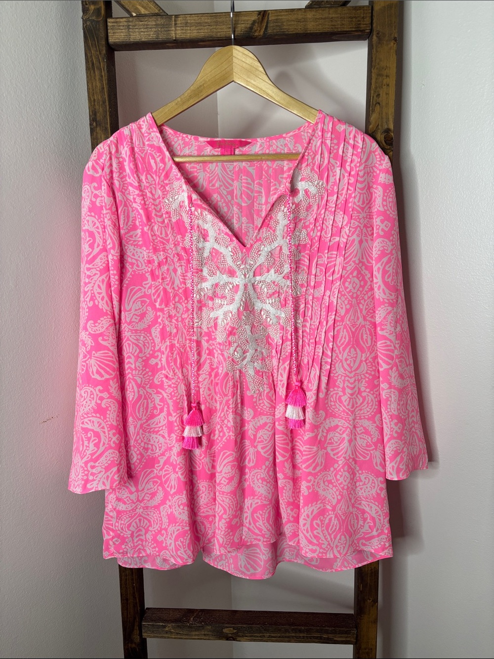 Lilly Pulitzer Bright Pink Paisley Embroidered V-Neck Marlina Tunic Size L